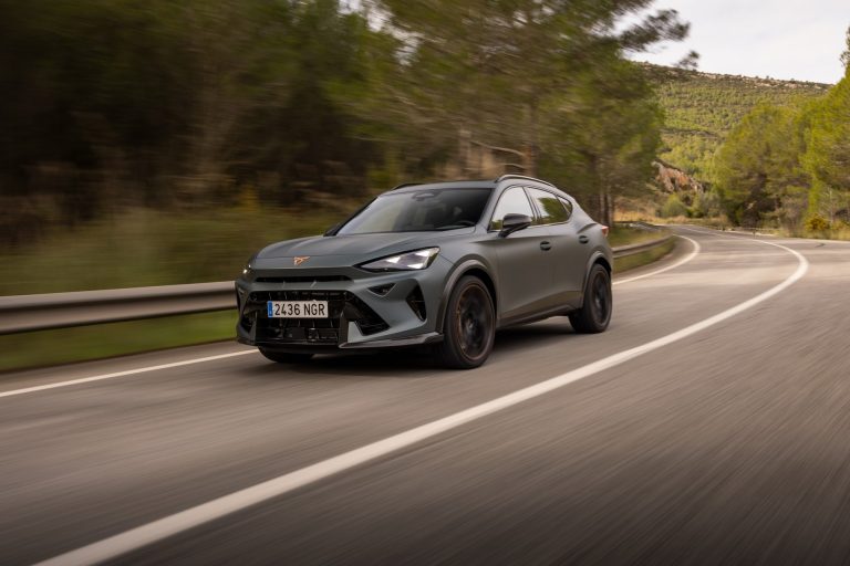 SUV PHEV en España 2024: los más matriculados y cuál compensa según tu uso SUV PHEV en España 2024: los más matriculados y cuál compensa según tu uso