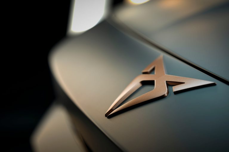Cómo elegir un SUV PHEV para canal empresa y renting en España: fiscalidad, etiqueta CERO y TCO