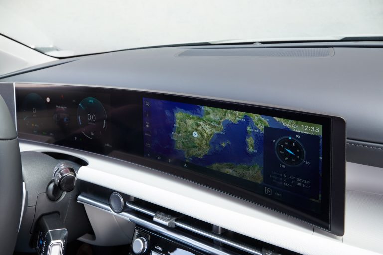 Cómo elegir entre SUV PHEV y SUV híbrido no enchufable en España: uso diario, coste y etiqueta DGT