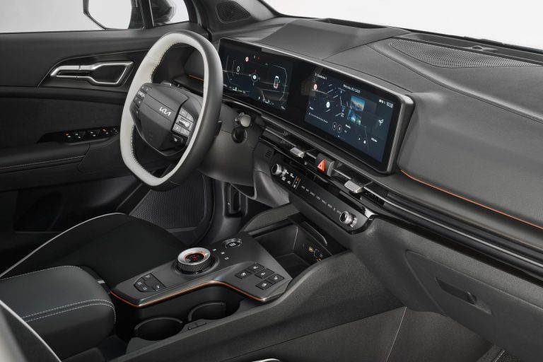 Cómo elegir un SUV familiar seguro y tecnológico en España: paquetes ADAS, pantallas, conectividad y actualiza