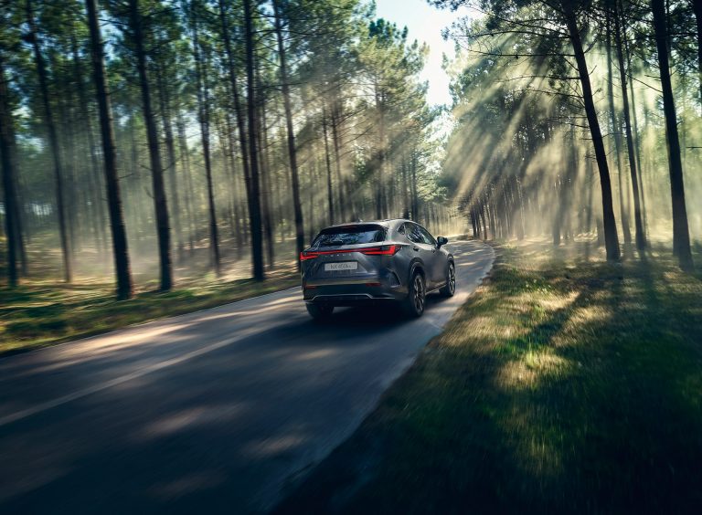 Review del Lexus NX 450h+: el SUV PHEV premium japonés que gana peso en el canal particular español