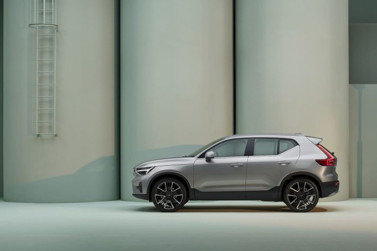 Range Rover Evoque P300e frente a Volvo XC40 Recharge PHEV: SUV-C premium enchufables en España