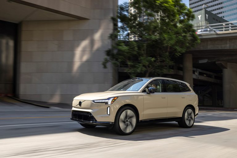 Volvo EX90 frente a Mercedes EQS SUV: duelo de SUV premium eléctricos de 7 plazas en España