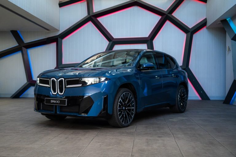 BMW X3 xDrive30e frente a Mercedes GLC 300e: duelo tecnológico de SUV-D premium PHEV en España BMW X3 xDrive30e frente a Mercedes GLC 300e: duelo tecnológico de SUV-D premium PHEV en España