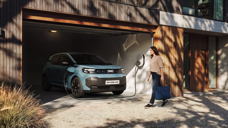 Qué es la etiqueta CERO de la DGT en un utilitario urbano y cómo cambia el acceso a ZBE de Madrid, Barcelona y Bilbao Qué es la etiqueta CERO de la DGT en un utilitario urbano y cómo cambia el acceso a ZBE de Madrid, Barcelona y